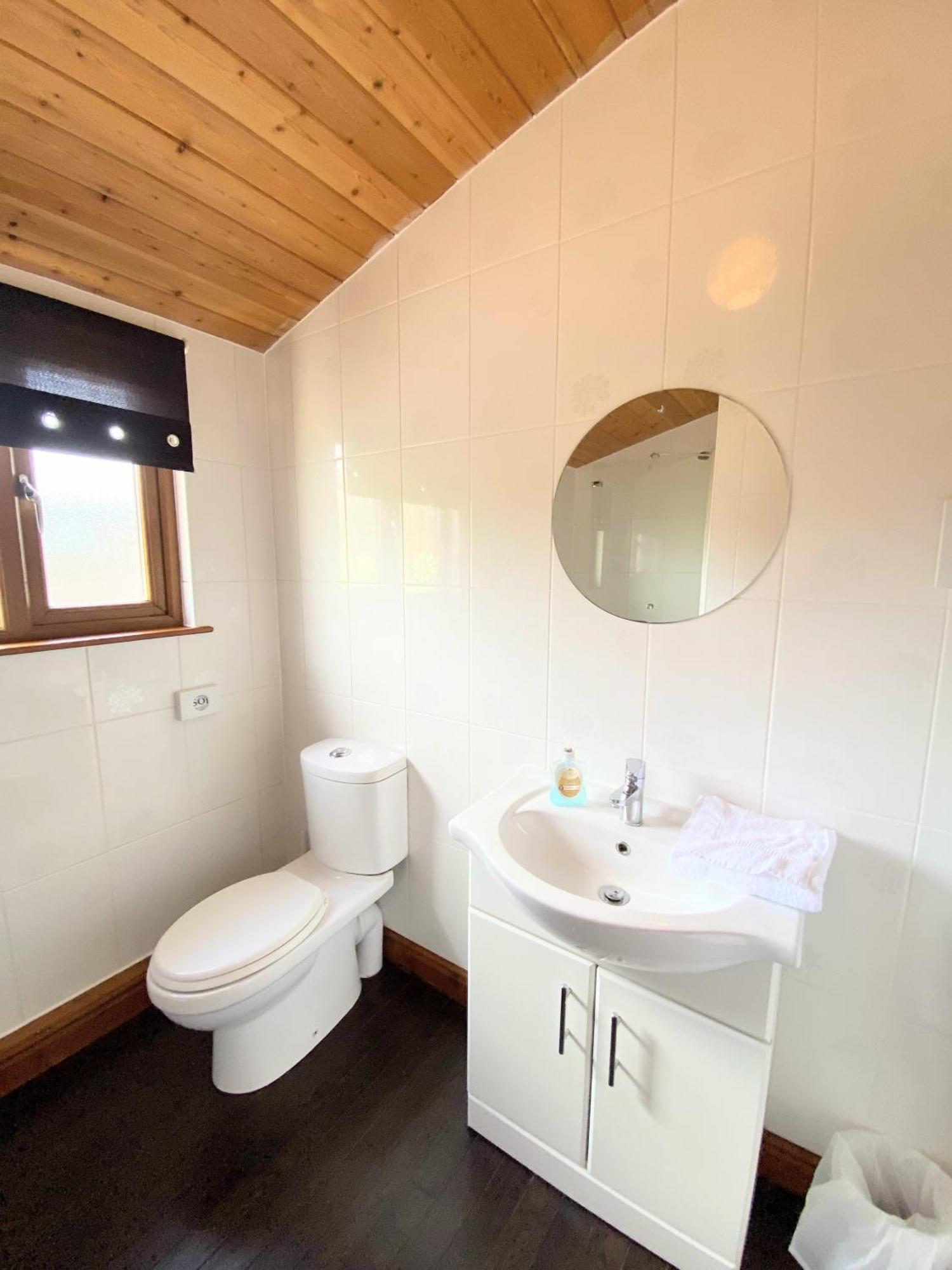 Torridon 12 With Private Hot Tub - Fife - Loch Leven - Lomond Hills Villa Kelty Exterior photo