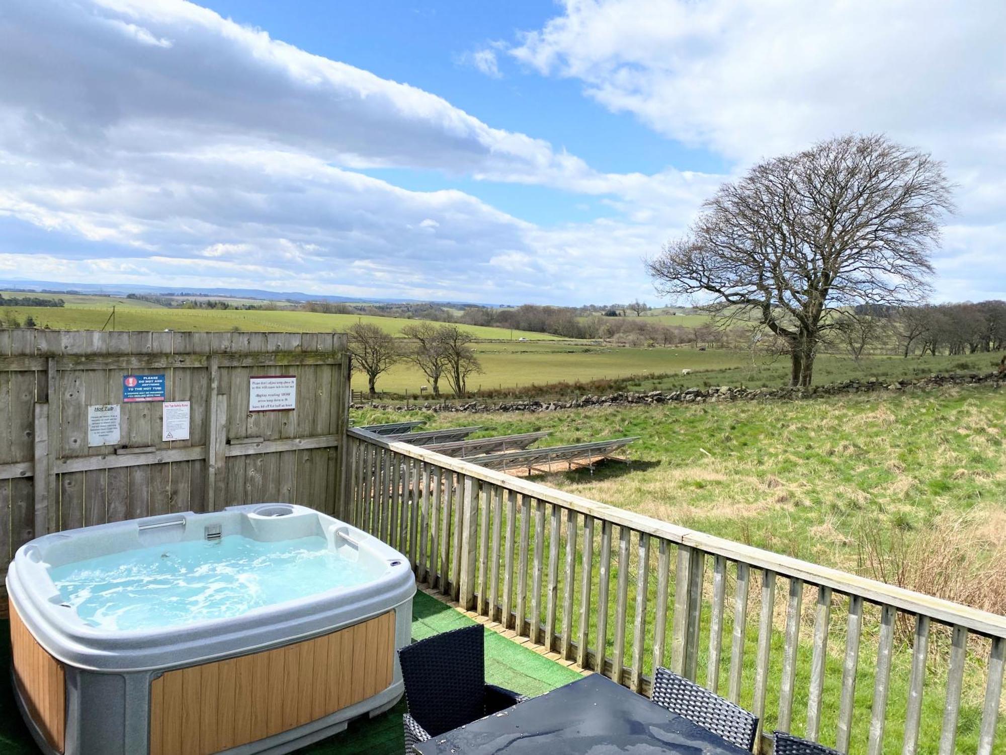 Torridon 12 With Private Hot Tub - Fife - Loch Leven - Lomond Hills Villa Kelty Exterior photo